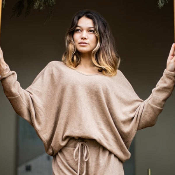 Lani V-Neck Sandy Beaches Top