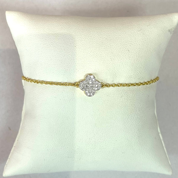 Delicate Chain Bracelet With Pave Clover
