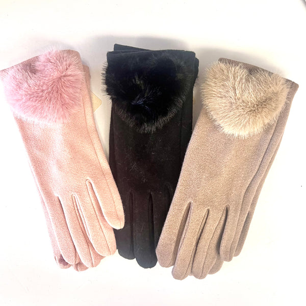 Gloves With Faux Fur Heart