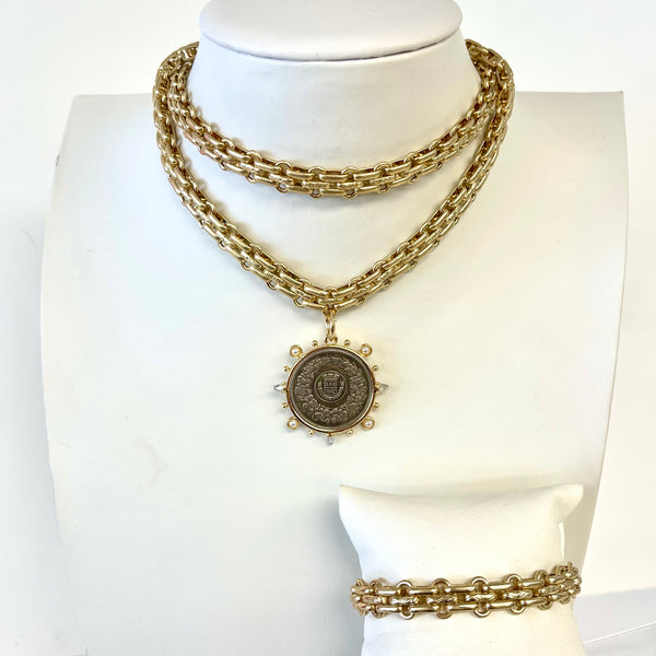 Interwoven Link Necklace With Decorative Horticole Coin